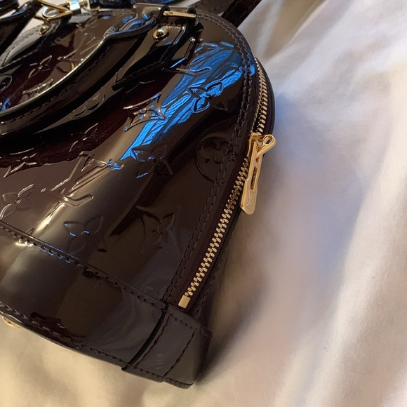 Louis Vuitton Alma handbag - Picture 3 of 13